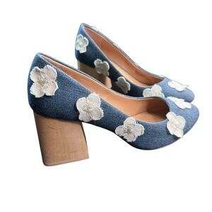 Anthropologie Coming Up Roses Blue Denim Floral Appliqué Block Heels Pumps